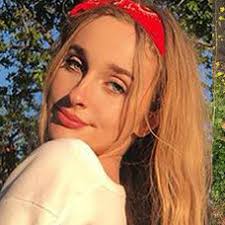 Allt om Erika Persson: Pappa, längd, musik och partner