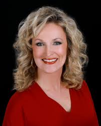 🚨For Sale 🚨 3 🛏 5 🛁 6,559 Sq. Ft. 📐 5 Acres 📍within the picturesque  landscapes of the prestigious Champions Gate's National golf course 🏌️‍♂️  Call me for more information!