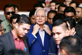 Berikut adalah sidang media khas oleh perdana menteri datuk seri najib tun razak susulan nahas udara yang membabitkan. Malaysian Police Reveal Items Cash Seized From Places Related To Najib Worth Up To Rm1 1 Billion