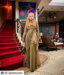 Masih dalam rangkaian program #samasamadirumah, kali ini penyanyi kondang dari malaysia, siti nurhaliza akan live streaming pada pukul 20.30 wib. 7 Potret Rumah Siti Nurhaliza Di Malaysia Dijaga Belasan Ajudan