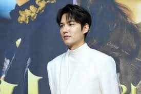 He made his 10 million dollar fortune with i am sam, romance, public enemy returns. Biodata Profil Lee Min Ho Aktor Korea Pemain King Eternal Monarch Semua Halaman Kids
