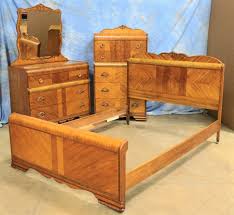 Antique 1930 S Waterfall Art Deco Bedroom Set Vanity Mirror Full Bed Dresser 1 786 50 Anti Art Deco Bedroom Furniture Waterfall Art Deco Art Deco Furniture