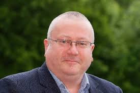 Rhaid i Aelodau Seneddol warchod Cymru rhag Brexit”