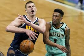 Charlotte hornets coach james borrego was tossed in the third quarter of tuesday's home game against the denver nuggets. Evkrbhkexejesm