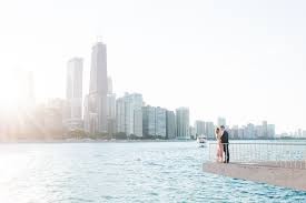 7 Engagement Wedding Photo Locations In Chicago With The Best Chicago Skyline Views Chicago Engagement Pictures Chicago Engagement Photos Engagement Photo Locations
