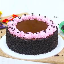 Andressa's favorite valentine's day accessories for birthday girls. Chocochip Valentine Cake