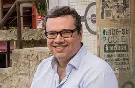 João emanuel carneiro silva (rio de janeiro, 17 de fevereiro de 1970) é um roteirista, escritor, diretor de cinema e autor de telenovelas brasileiro. M4r Fym4oonuzm