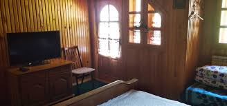 Case cu un etaj, cu două etaje cu terenuri adiacente, în intravilan și în suburbii în moldova și transnistria. Vila De Vanzare Slanic Moldova Gesi Imobiliare Onesti