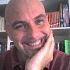 Faceva lezioni e conferenze, aveva un modo di parlare molto diretto e chiaro. Marco De Veglia Makeyourbrand Twitter