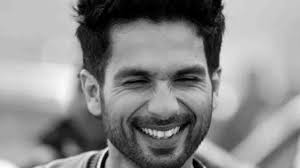 Arjit singh's pic with shahid kapoor makes netizens nostalgic. Shahid Kapoor S Kabir Singh S Gets Live Concert In Pune Movies News Zee News