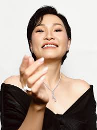 Nghệ sĩ Hồng Đào, Hồng Ánh, Kaity Nguyễn cùng xuất hiện bên cạnh Văn Mai  Hương khiến V-pop xôn xao