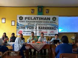Bursa kerja khusus (bkk) adalah sebuah lembaga yang dibentuk di sekolah menengah kejuruan negeri dan swasta. Smk Pgri 2 Karawang Profile Smk Pgri 2 Karawang