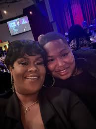 Hi, looking for a photographer who is willing to do a divorce photoshoot!  I'm looking for someone who won't break the bank and stays around $50-$60.  Thanks!