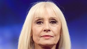 Anche se ancora sembra impossibile, raffaella carrà è morta: Ikidbdqrmilg7m