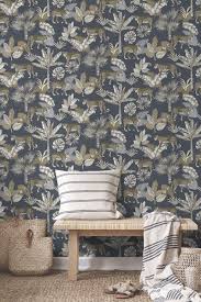 dunkle farben warme tone tapetentrend 2020 in 2020 renovierung und einrichtung blaue tapete inneneinrichtung