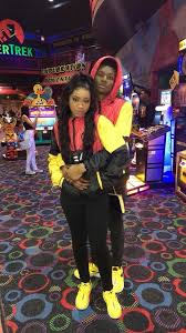 Black And Yellow Outfits For Couples Pin By Queenofeverything On Exclusive Relationships Matching Couple Outfits Couple Outfits Cute Couple Outfits