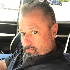 What Resonates: Buck, Mr. Charles: 9798388667854: Amazon.com: Books