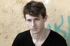 Entrevista a Nicolás Coronado por la película 'Novatos'