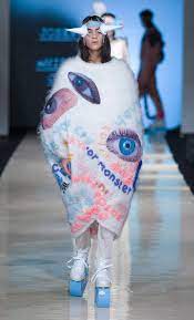 It S Called Fashion Look It Up 17 Pics Seriously For Real Runway Fashion Looks Weird Fashion Stockholm Fashion Week