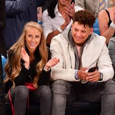 Over the weekend, the girlfriend of chiefs quarterback patrick mahomes enjoyed a girls' trip to los angeles, where she was joined by kayla nicole — tight end travis kelce's lady love — and jackson mahomes, the brother of super bowl 2020's mvp. Who Is Patrick Mahomes Girlfriend Brittany Matthews Began Dating Nfl Quarterback Long Before Super Bowl 2020