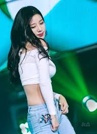 Kpop Idol Drops Jaws With Her Voluminous Figure Kpop Girls Perfect Figure Kpop Idol