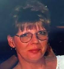 Robyn Geary's Instagram, Twitter & Facebook