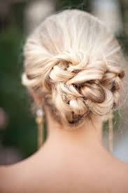 Un chignon de mariage oui, mais un chignon tressé ! Modele Chignon Mariage Plus De 30 Suggestions Pour Vous Inspirer