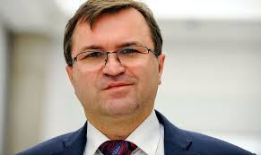 Aha, no to, jakby to powiedzieć, jako mężczyzna mogę powiedzieć, że no cóż, pan prezydent miał troszkę więcej szczęścia niż ja mam, mnie doda jeszcze nie wycałowała. Snilgrnw9vb42m