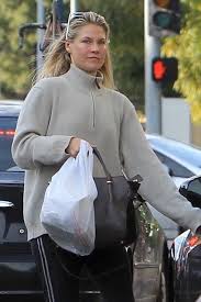 Ali larter plays doctor grace sawyer on the rookie. Ali Larter Out In Beverly Hills 01 08 2019 Celebmafia