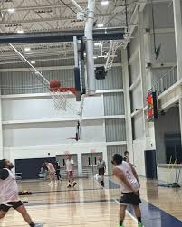 Easy bucket!!!! @edith.almanza for being my photography #baeketball  #kobe6protro #grinch #kobe #nike #nikeshoes #memphis #grizzlies  #memphisgrizzlies