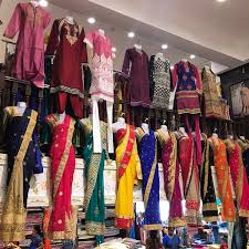 Raaji silk palace has best range of traditional and modern clothing for all occasions. Chennai Silk Palace