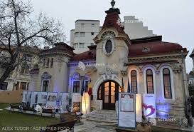Casa artelor „dinu lipatti din bucurești găzduiește, timp de trei zile, pe 11, 12 și 13 mai, un sâmbătă, 12 mai, de la orele 19.00, va avea loc primul concert în curtea casei lui dinu lipatti, în aer. Dinu Lipatti 70 De Ani De LegendÄƒ EdiÈ›ie OmagialÄƒ Online La Casa Artelor Dinu Lipatti 2 Decembrie 8 Decembrie 2020 AgenÈ›ia De PresÄƒ Rador