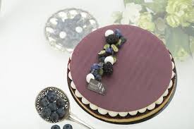Entre Tarte Cassis Violette Creme Mascarpone A La Violette Compotee De Cassis Biscuit Moelleux Decoration Patisserie Patisserie Biscuits Moelleux