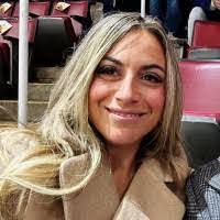 Rebecca Sinnett's Instagram, Twitter & Facebook