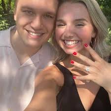 AHHHHHH My daughter got engaged this weekend!!!!💍🥳 Because of this page,  I already knew I wanted an epic and glamorous cookie table like all the  ones I've seen here, but now I