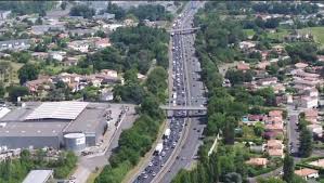 Entre les travaux et le trafic très dense, les patrouilleurs de la dira doivent parfois intervenir. Camera A10 France Lormont Nouvelle Aquitaine 1773 Webcam Autoroute Fr
