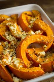 Herbstliches Aus Dem Ofen Kurbis Mit Schafskase Lieberbacken Rezepte Kurbis Rezepte Vegetarisch Gesunde Rezepte