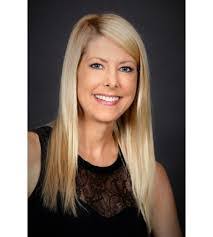 Shelly Metz's Instagram, Twitter & Facebook