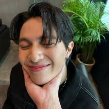 happy birthday, my valentine boy 🎸🤍