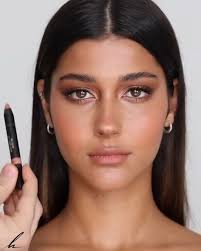 Carolyn Pias's Instagram, Twitter & Facebook