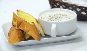 Jika anda tiba di stasiun kota baru di kota malang ini pada pagi sampai siang hari, dan anda merasa lapar; Restoran Wau Kota Bharu Memang Sedap Nikkhazami Com