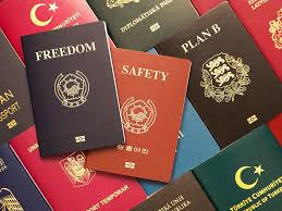 مدارک لازم برای پاسپورت 1404 + هزینه‌ ها و شرایط تمدید