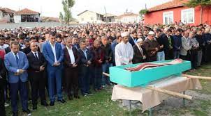 Ankaralı namık'ın cenazesindeki ilginç detay. Ankarali Namik Topraga Verildi Sozcu Gazetesi