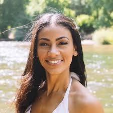 Danielle Gray (@daniellegrayfit)