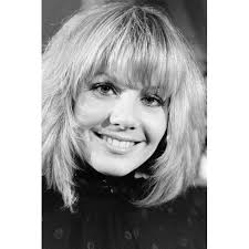 There are no ratings yet. Glynis Barber Dempsey And Makepeace 24x36 Poster Smiling Rare Photo Lovely Walmart Com Walmart Com