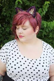 You can see different pictures of plus size hairstyles double chin models. 25 Pretty Short Haircuts For Chubby Round Face