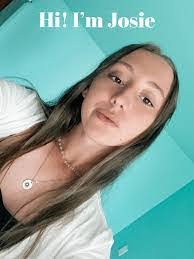 Vernice Lee's Instagram, Twitter & Facebook