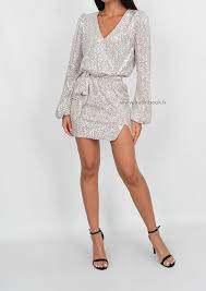 Our sequin dresses will make you the bell of the (mirror) ball the next time you hit the club, have a fun girls' night out, go to a fancy event, want to wow your date at a fancy restaurant, or are taking hot pics for the 'gram. Sequin Mini Dress Outfitbook