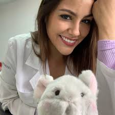 Dra. Yulia Solorzano Odontologia para niños y adultos