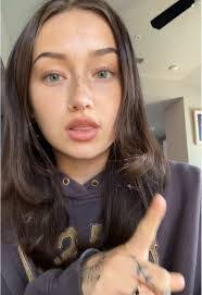 Carissa Langston's Instagram, Twitter & Facebook